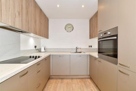 1 bedroom flat for sale, Arundale Walk, Horsham, West Sussex