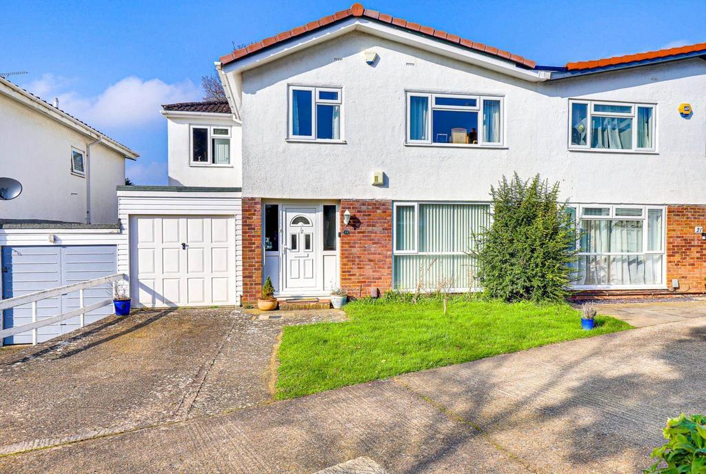 Carlton Road, Caversham 4 bed semidetached house for sale £625,000