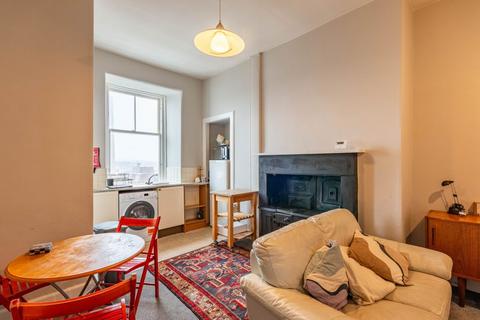 2 bedroom flat to rent, 2321L – Haymarket Terrace, Edinburgh, EH12 5JZ