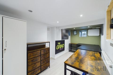8 Alma Cottages, Leeds, LS6 3PT