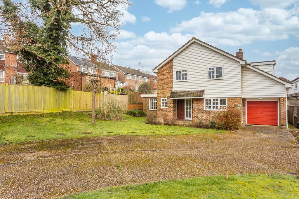 East Grinstead, East Grinstead RH19 4 bed detached house for sale £