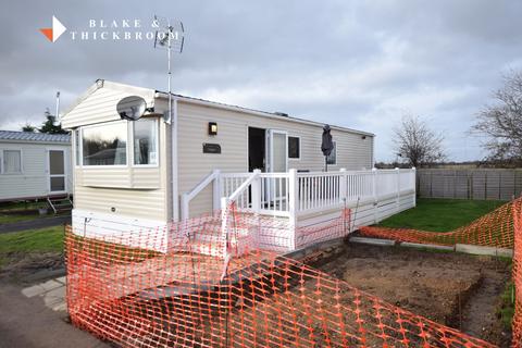 2 bedroom mobile home for sale - Oaklands Holiday Park, Colchester Road, St Osyth