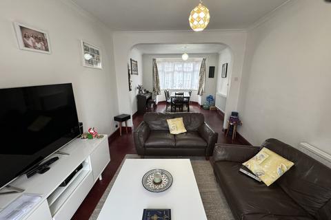 3 bedroom semi-detached house to rent, Park Road, HOUNSLOW, Greater London, tw3
