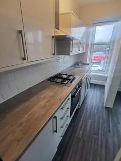 2 bedroom flat to rent, Neilston Road, Paisley PA2