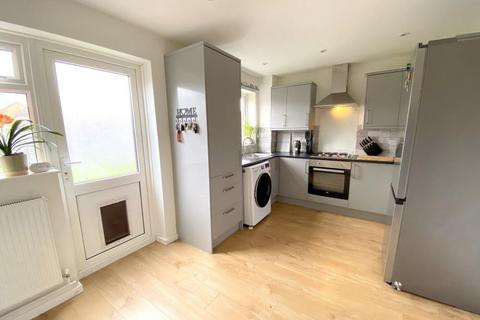 3 bedroom end of terrace house for sale, Woodpecker Close, Verwood, BH31 6JY