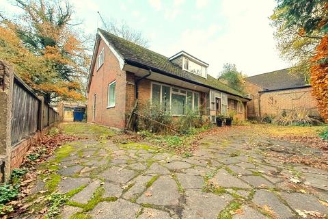 4 bedroom detached house for sale, Wellington Avenue, Virginia Water, Surrey, GU25 4HU