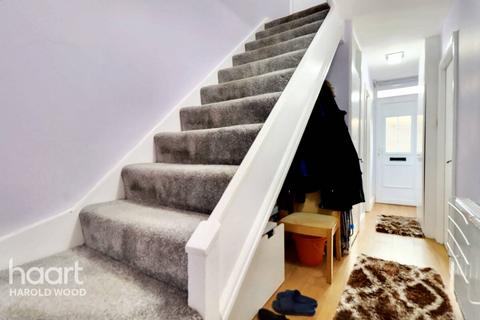 2 Orchis Way, Romford, RM3 9NT