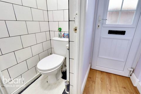 2 Orchis Way, Romford, RM3 9NT