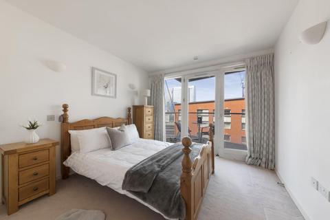 undefined, New Providence Wharf, Fairmont Avenue, E14