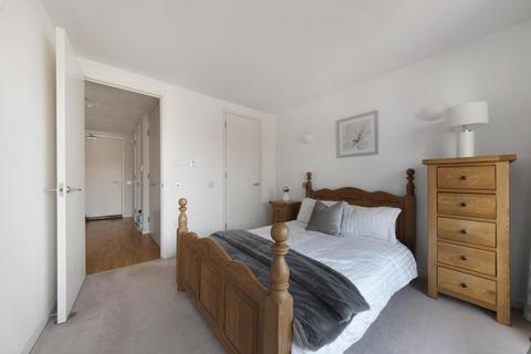 undefined, New Providence Wharf, Fairmont Avenue, E14