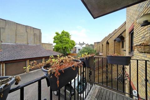 102 Dalling Road, London, W6 0JA