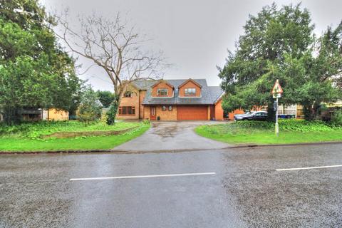 6 bedroom detached house for sale, The conifers, High Street, Reepham, Lincoln, LN3