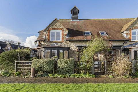 3 bedroom cottage for sale, Penstones Court, Stanford In The Vale, SN7