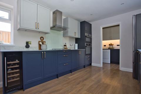 2 Penfold Gardens, Shepherdswell, Dover, CT15 7PQ