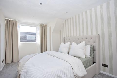 2 Penfold Gardens, Shepherdswell, Dover, CT15 7PQ