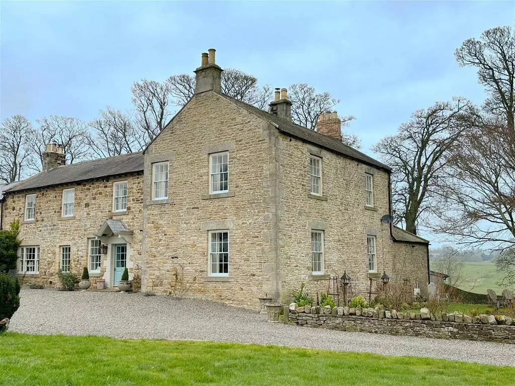 4 bedroom country house for sale