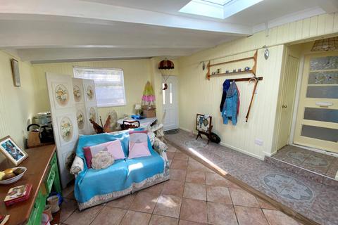 2 bedroom detached bungalow for sale, Bryn Hyfryd Road, Tywyn LL36