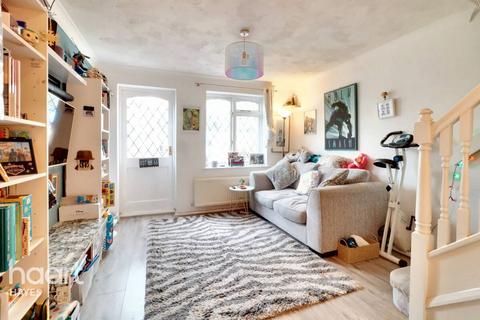 18 Sharpness Close, Hayes, UB4 9SW