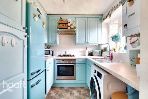 18 Sharpness Close, Hayes, UB4 9SW