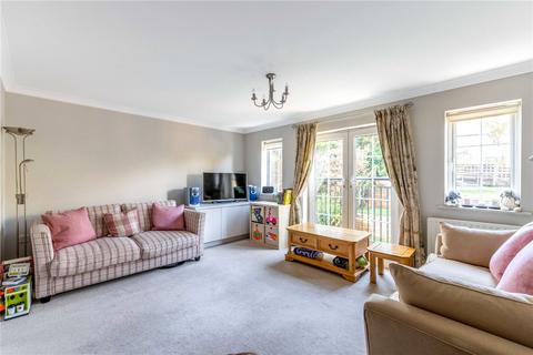 4 bedroom semi-detached house for sale - Winchester Close, Bromley, BR2