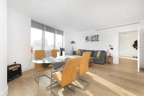 2 bedroom flat for sale, Lombard Wharf, London SW11