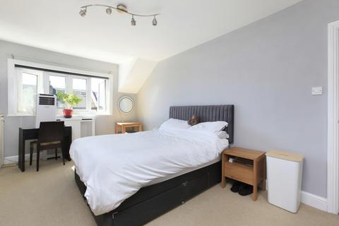 1 bedroom flat for sale, Leathwaite Road, London SW11