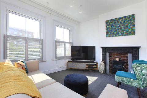 2 bedroom flat for sale, Clapham, London SW8