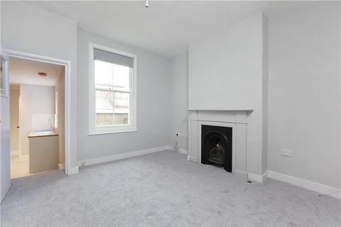 2 bedroom flat to rent, Battersea, London SW8