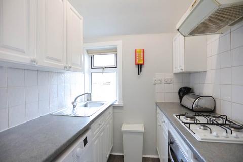 4 bedroom apartment to rent, Saughton Road North, Edinburgh,