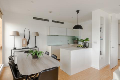 169 Wingate Square, London, SW4 0AN
