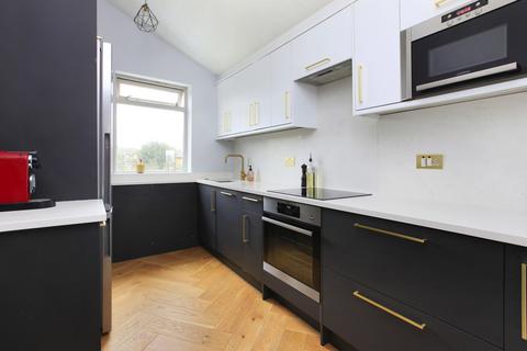 3 bedroom flat for sale, Clapham, London SW4