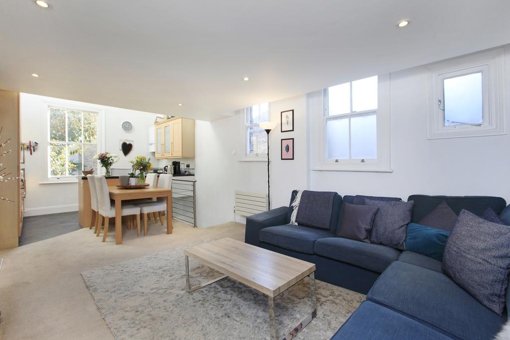 Clapham South, London SW12 3 bed flat for sale £950,000