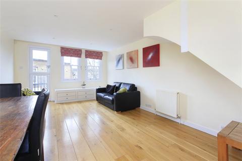 3 bedroom house to rent, Dinsmore Road, Clapham South SW12