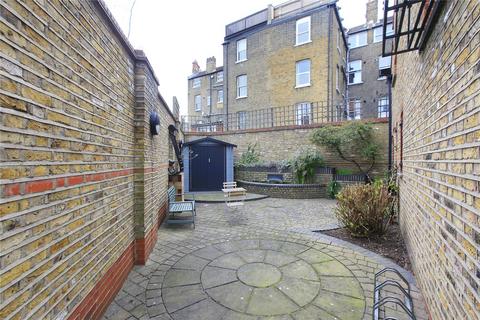 3 bedroom house to rent, Dinsmore Road, Clapham South SW12