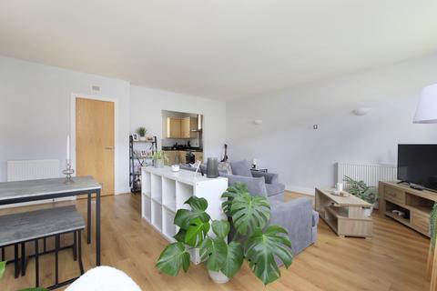 1 bedroom flat for sale, Wandsworth Common, London SW17