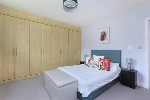 1 bedroom flat for sale, Pavilion Square, London SW17