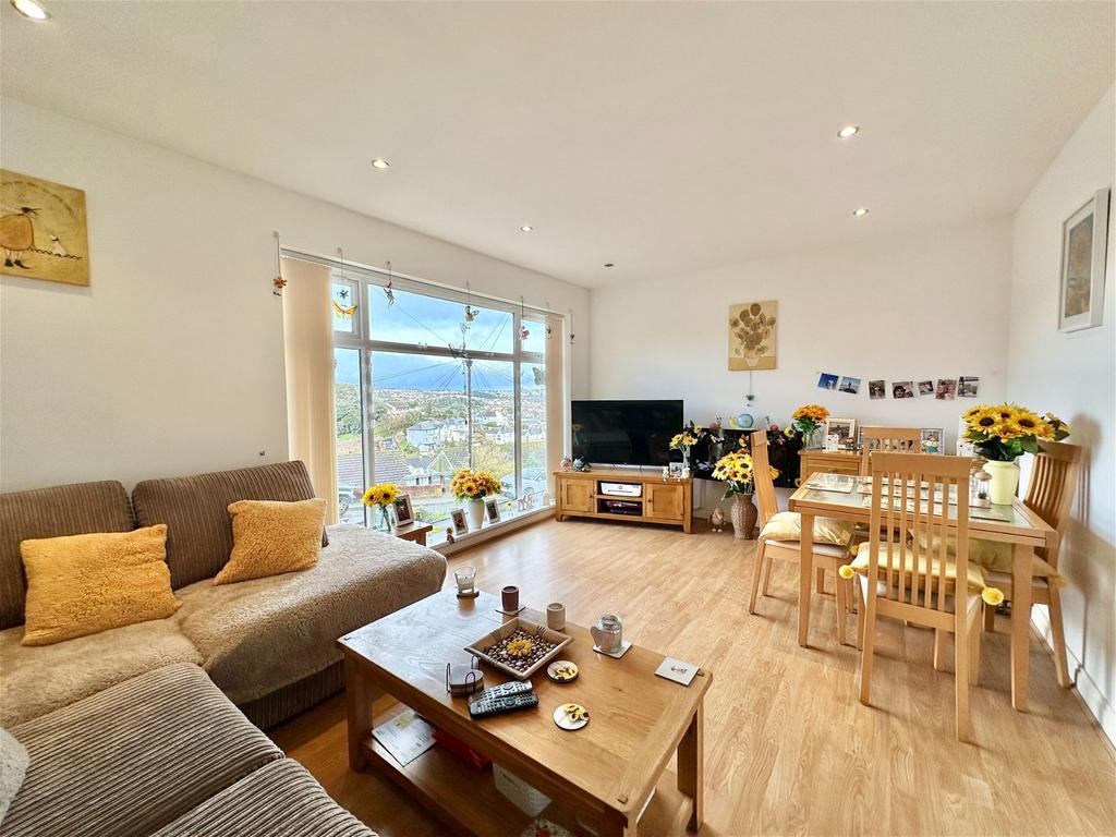 Stanmore Tor, Paignton 2 bed semidetached bungalow for sale £275,000
