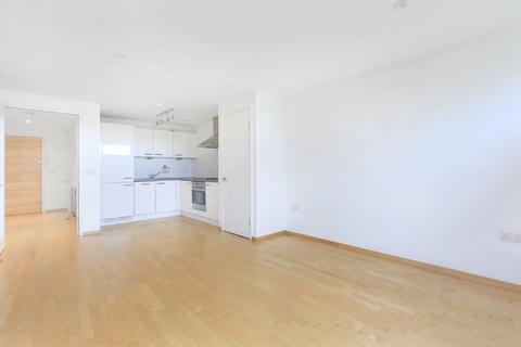 1 bedroom flat for sale, Petergate, London SW11
