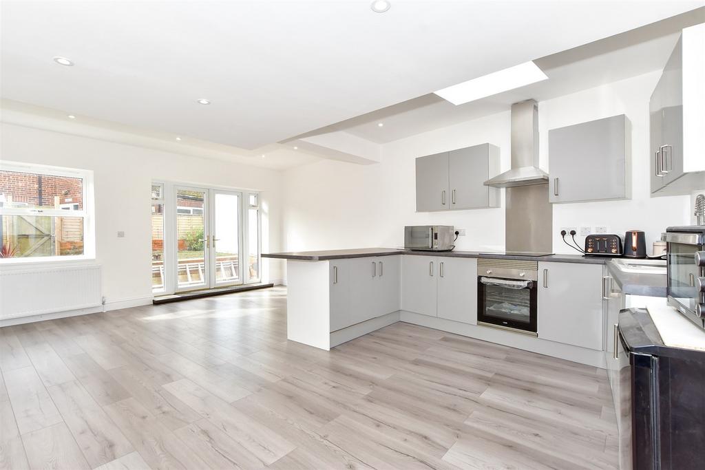 Hartlands Road, Fareham, Hampshire 3 bed terraced house for sale £300,000