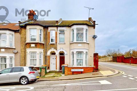 1 bedroom flat for sale, The Warren, Manor Park, E12 5HY