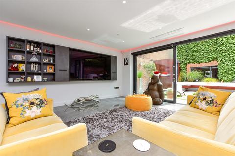 4 bedroom detached house for sale, Oaten Hill Place, Canterbury, Kent