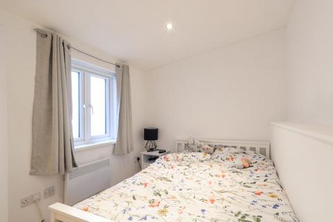 1 bedroom flat for sale, Clapham Park Road, SW4