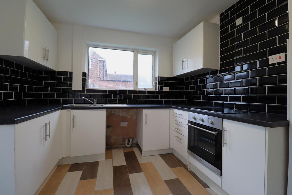 Athersley Barnsley S71 3 bed semidetached house for sale £120,000