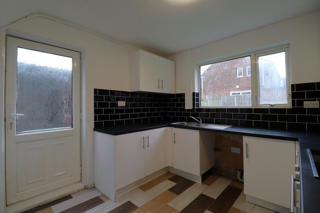 Athersley Barnsley S71 3 bed semidetached house for sale £120,000