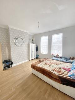 4 bedroom terraced house for sale, Elford Grove, Leeds LS8