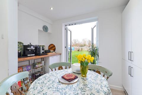 72 Combe Road, Godalming, GU7 3SL