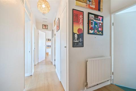 2 bedroom apartment for sale - Knights Hill, London