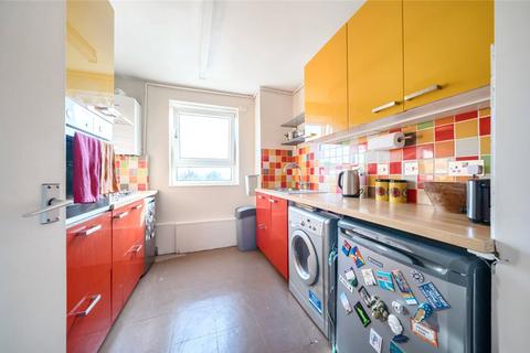 2 bedroom apartment for sale, Knights Hill, London