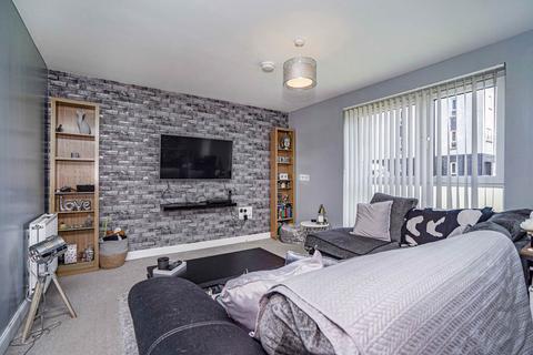 2 bedroom flat for sale, Redshank Way, Renfrew