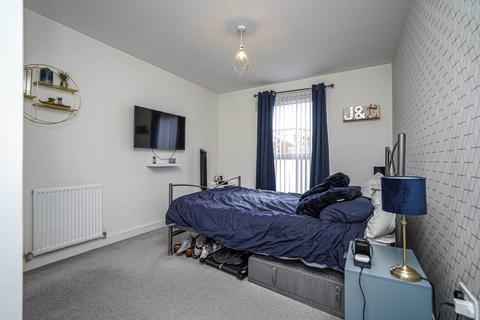 2 bedroom flat for sale, Redshank Way, Renfrew